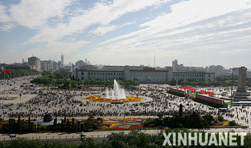 北京天安门广场装扮一新盛装迎国庆(组图)